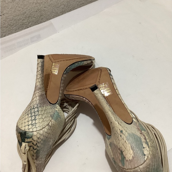 Vince Camuto Wesley Snakeskin Sandals size 6.5 B - Picture 6 of 9